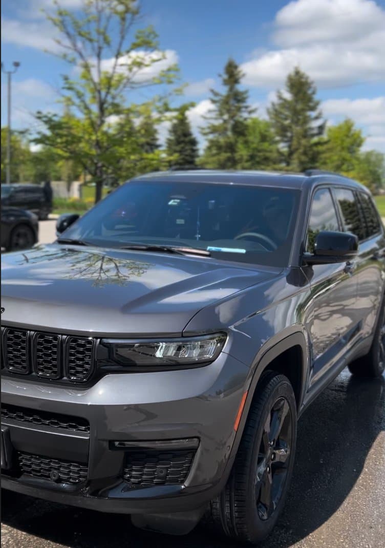 Jeep Grand Cherokee after full detail, exterior detailing result